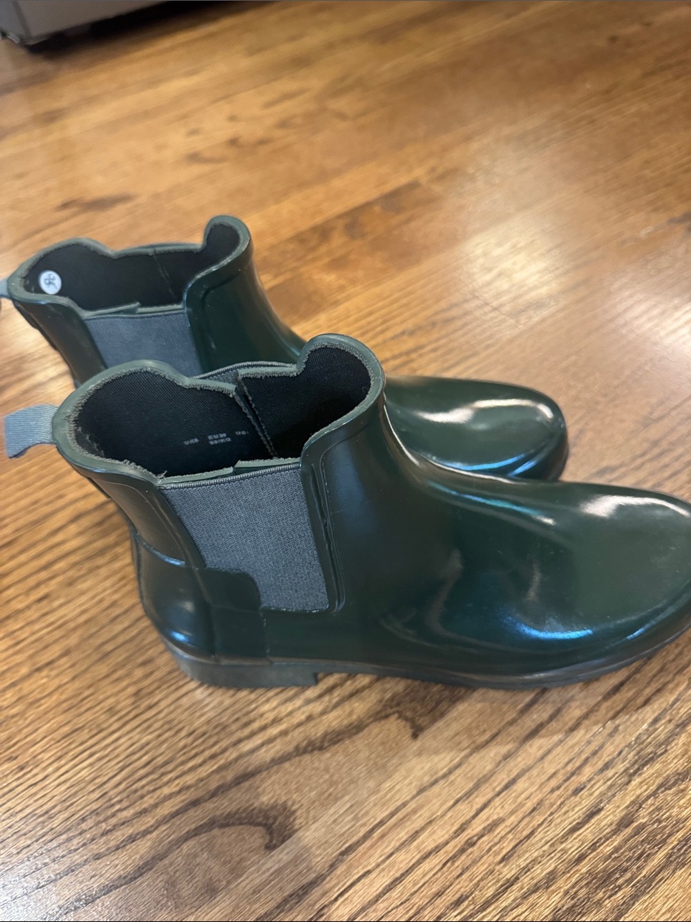 Hunter Women’s Chelsea Rain Boots - Forest Green View 6